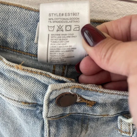 🔥 VIBRANT High Rise Light Blue Denim Shorts – Size L 🔥 - Picture 5 of 5